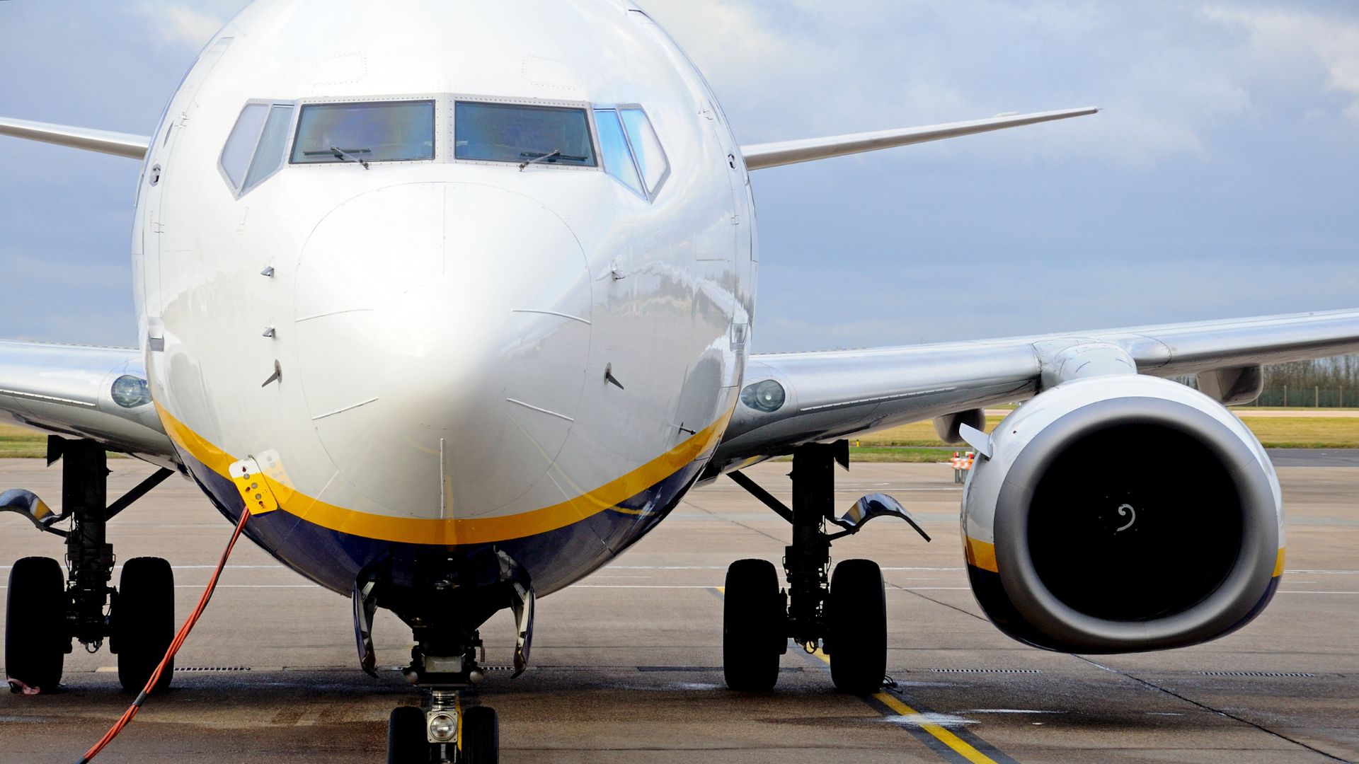 Heathrow Airport Transfers Wimborne Canford Taxis